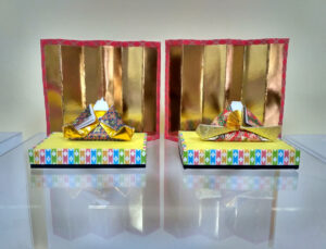 «El Emperador y la Emperatriz», origami de Tatiana Khliamova sobre modelos de autor anónimo